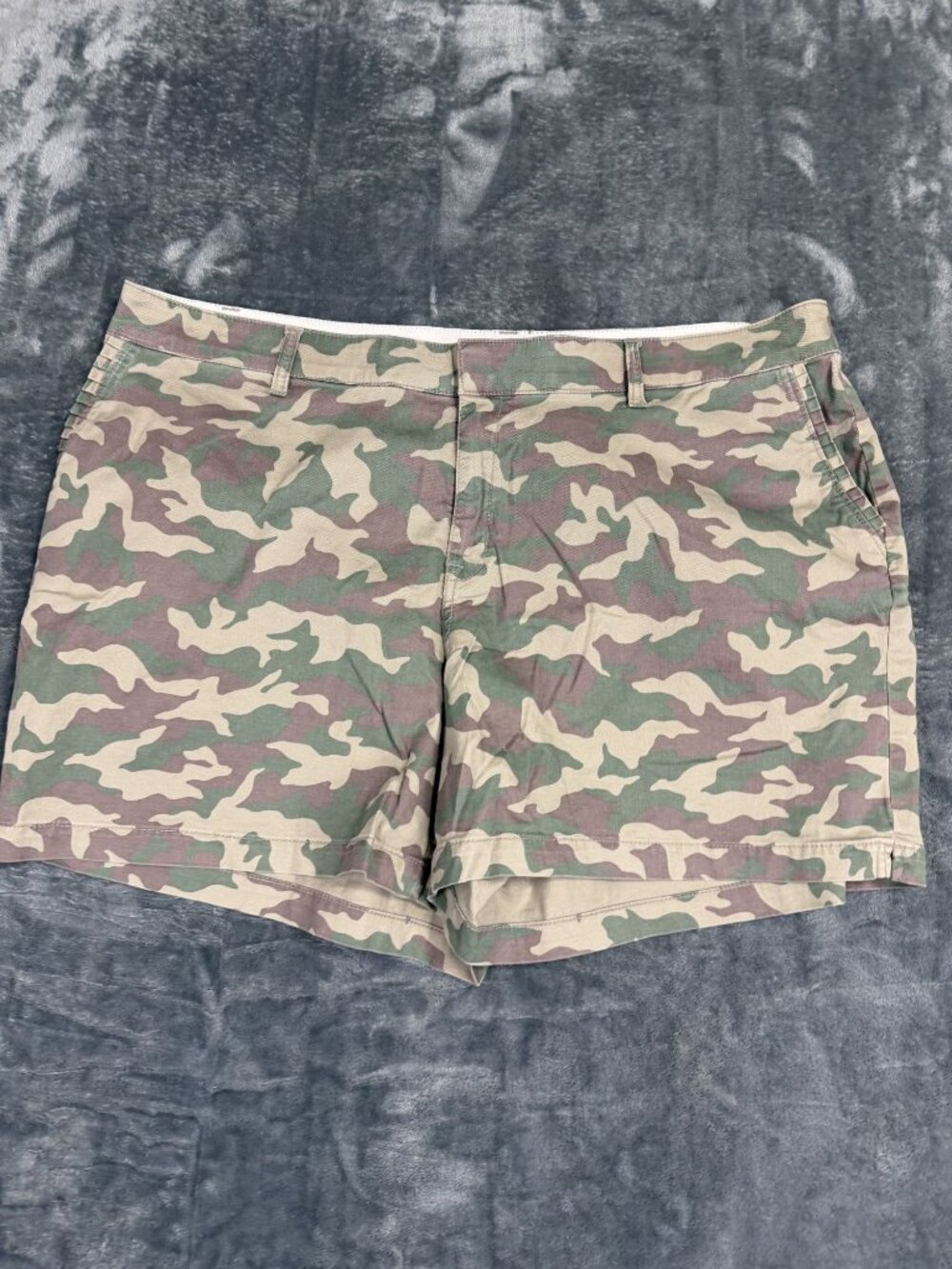 Lane Bryant Womens Camo Print Shorts Size 22 Cotton Blend